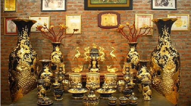 Tuổi Tỵ đặt bàn thờ hướng nào hợp phong thủy?