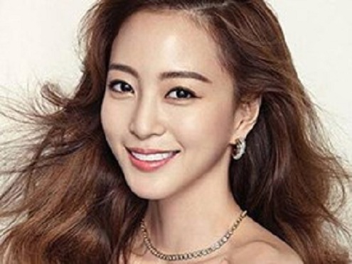 4 đặc điểm trên gương mặt phụ nữ mang dự báo cuộc đời an nhàn, hạnh phúc