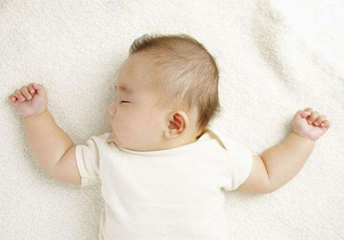 Nếu có tư thế ngủ này, chắc chắn con bạn là một 'thiên tài' trong tương lai