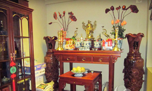 Bài trí bàn thờ chuẩn phong thủy giúp gia chủ tấn tài tấn lộc, bình an