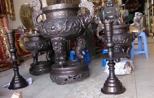 Bàn thờ cũ không dùng phải làm sao?