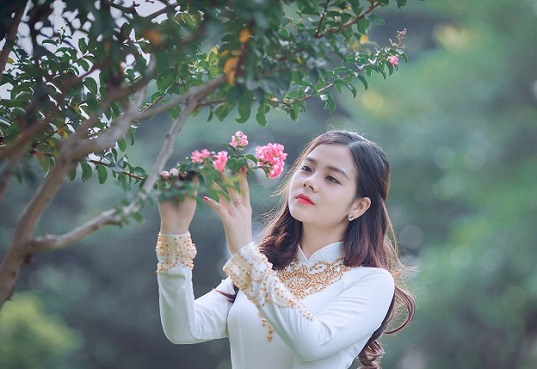 Những cung Hoàng đạo nữ xinh đẹp đáng yêu, mệnh danh là hoa hồng có gai