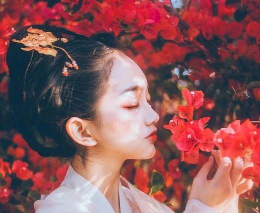 Chuyện 12 con giáp: Người tuổi Tỵ lạnh lùng với mọi 