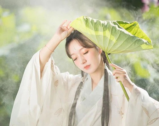 Chuyện 12 cung Hoàng đạo: Cự Giải bên ngoài niềm nở, bên trong u sầu