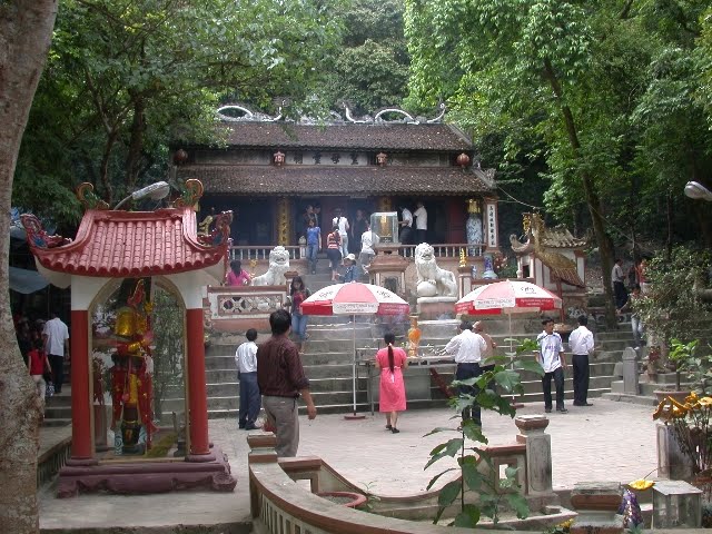 Ông Hoàng Mười trong tín ngưỡng dân gian