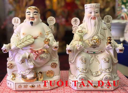 Hướng dẫn cách đặt bàn thờ thần tài, ông địa để hút lộc cho tuổi Tân Dậu