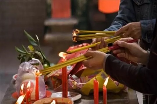 Không chỉ cúng giao thừa, cuối năm các gia đình nên thực hiện lễ cúng này để năm mới tài lộc